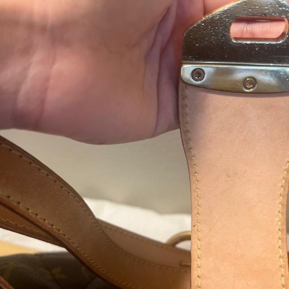 Authentic Louis Vuitton Monogram Etoile - Picture 9 of 16